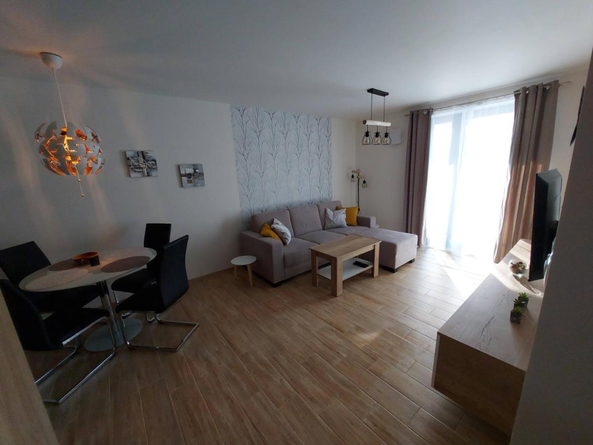 Apartman Filip - Pod Lesom Apartamento Vysoké Tatry Exterior foto
